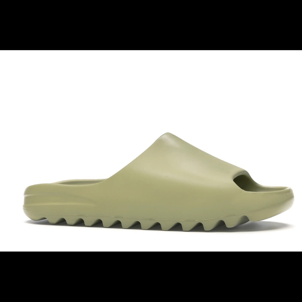 BRAND NEW YEEZY SLIDES (SIZE 8) STILL IN BOX!